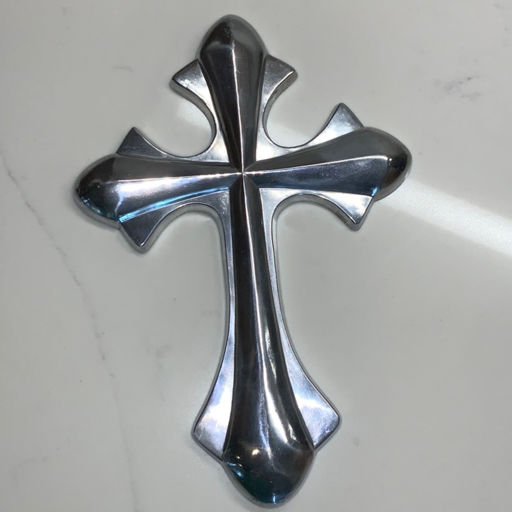 Classic Cross With Clean Lines Silver Tone 10” x 7” - Picture 5 of 6